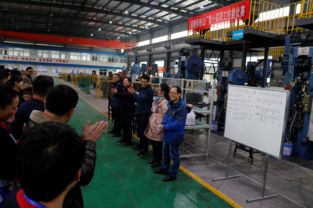 華東冶金超硬所粉冶廠工會成功舉辦第十屆職工技能競賽暨技術(shù)交流活動